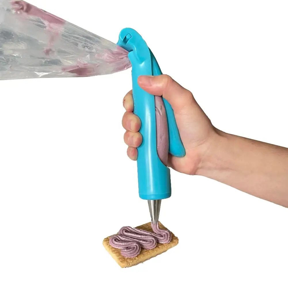Using The Icing Pen