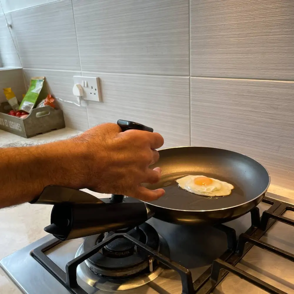 Cooking With The Active Hands Pan Buddy